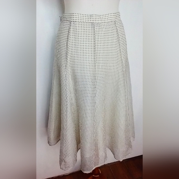 NEIMAN MARCUS SILK SKIRT  NWOT - Picture 4 of 7